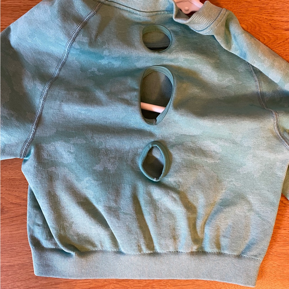 Gymshark Top - Picture 2 of 2